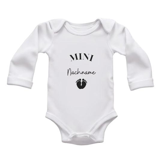 MINI Nachname - Baby Body zur 'Schwangerschaftsverkündung' | Personalisiertes Body: Langarm, Weiß (0-3M)