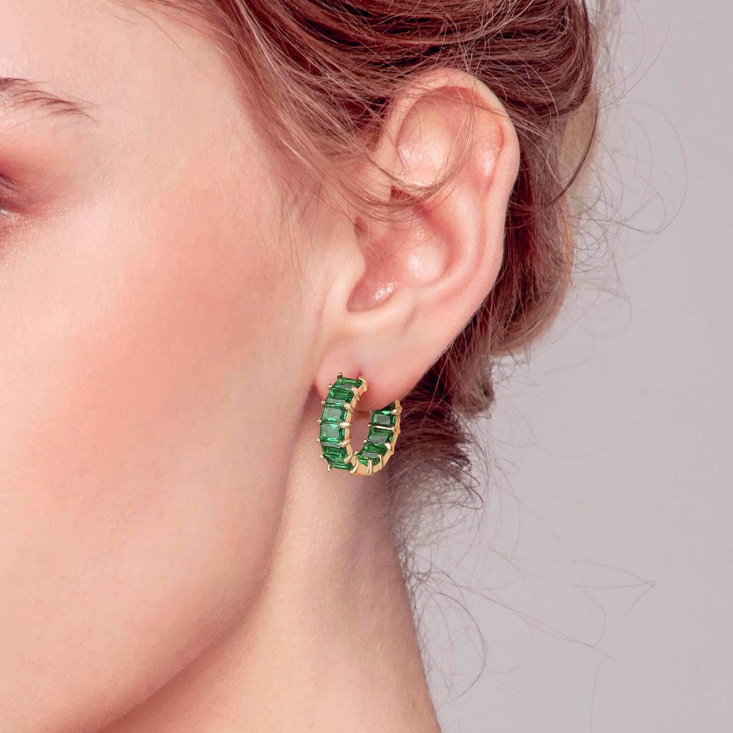 MESOVOR Creolen 18K Ohrringe mit Zirkonia für Damen (Grün)
