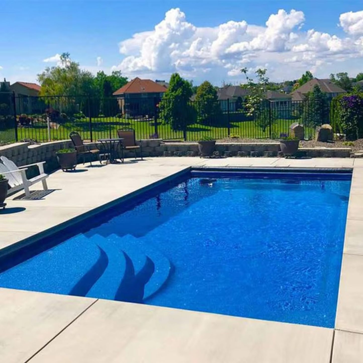 Modern luxury house with swimming pool, whirlpool, artificial turf & covered terrace
