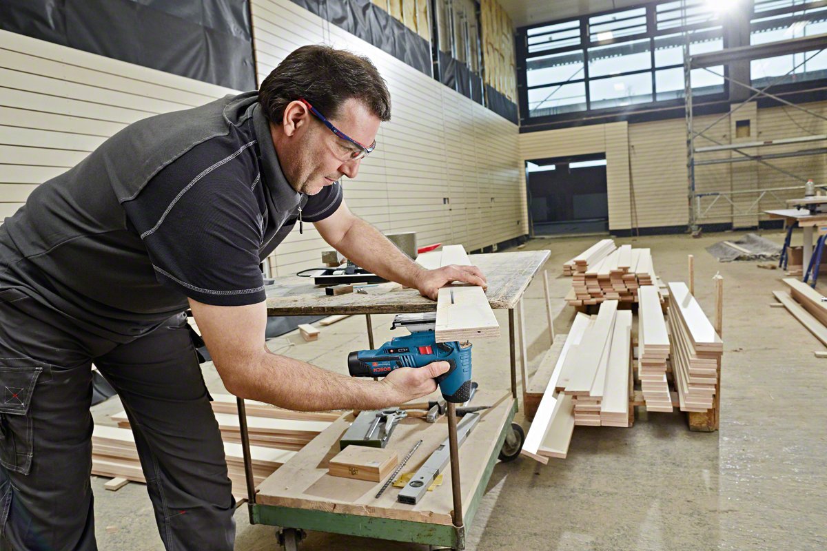 Bosch Professional Akku-Stichsäge GST 12V-70 inkl. 2 Sägeblätter ohne Akku und Ladegerät