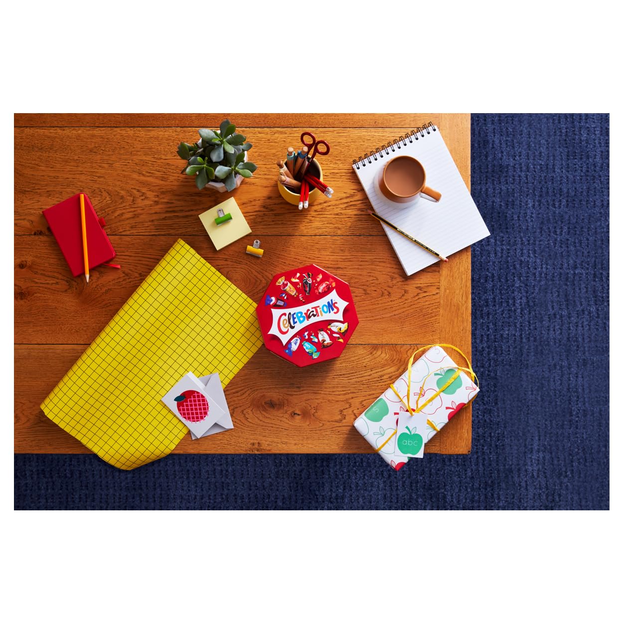 Celebrations Vollmilchschokoladen-Geschenkbox mit Mini-Schokoriegeln (8x 269g)