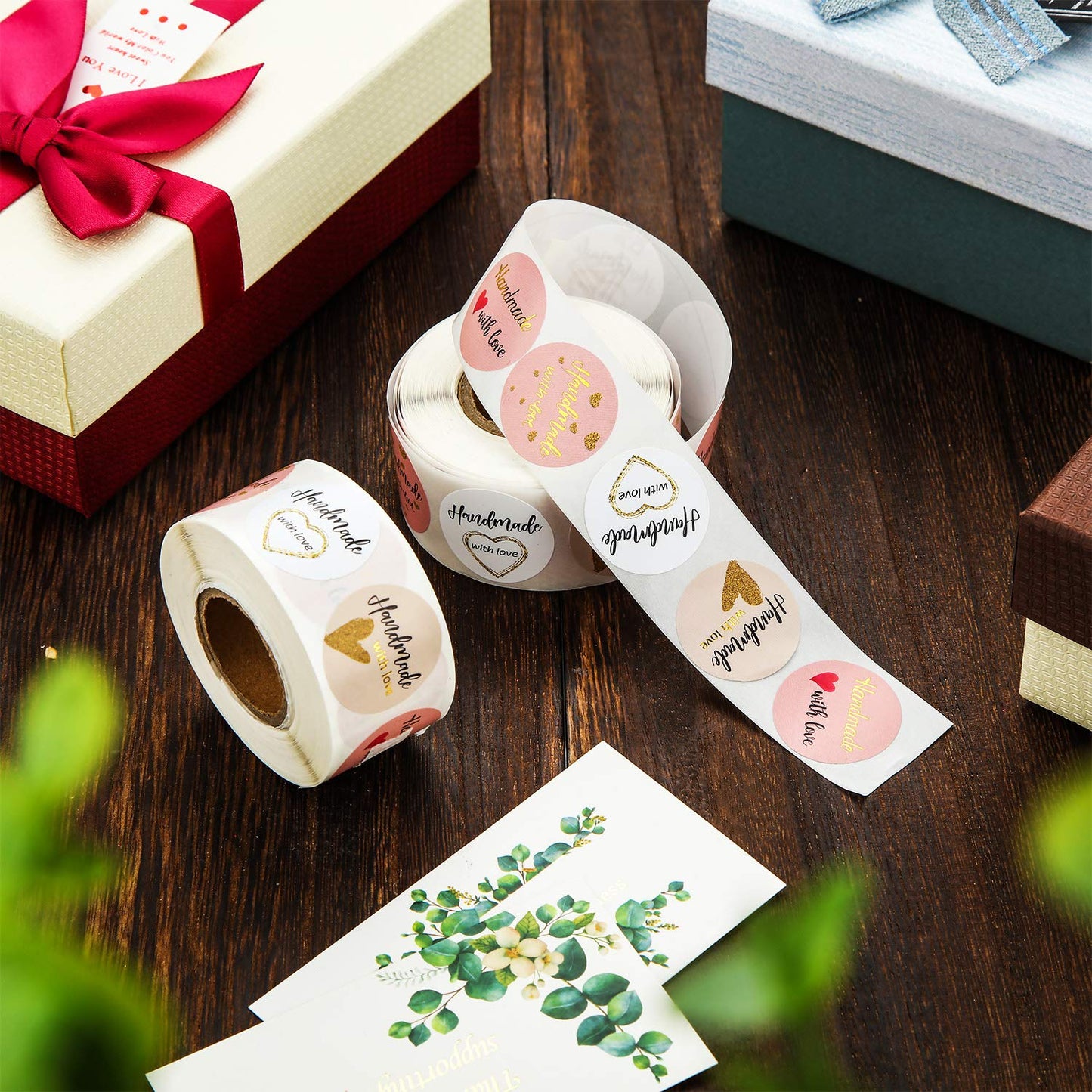 Handmade with Love sticker (round - Ø 2.5cm) for business, wedding, gift wrapping