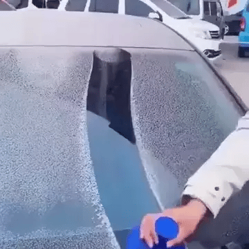 Winter Auto Eiskratzer | Multifunktionaler Windschutzscheibenreiniger (GIF)