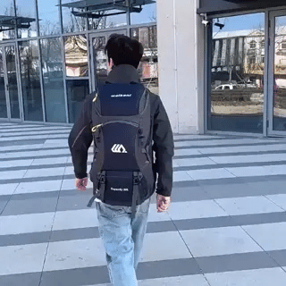 Ultraleichter 50L Wanderrucksack | Faltbar - Wasserfest: Ideal für Outdoor-Aktivitäten (Preview GIF)
